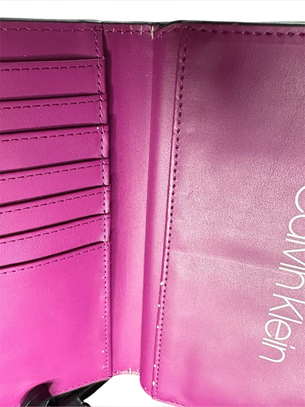 Calvin Klein Lock Large Trifold Wallet in magenta/fuchsia pink - Picture 5 of 11